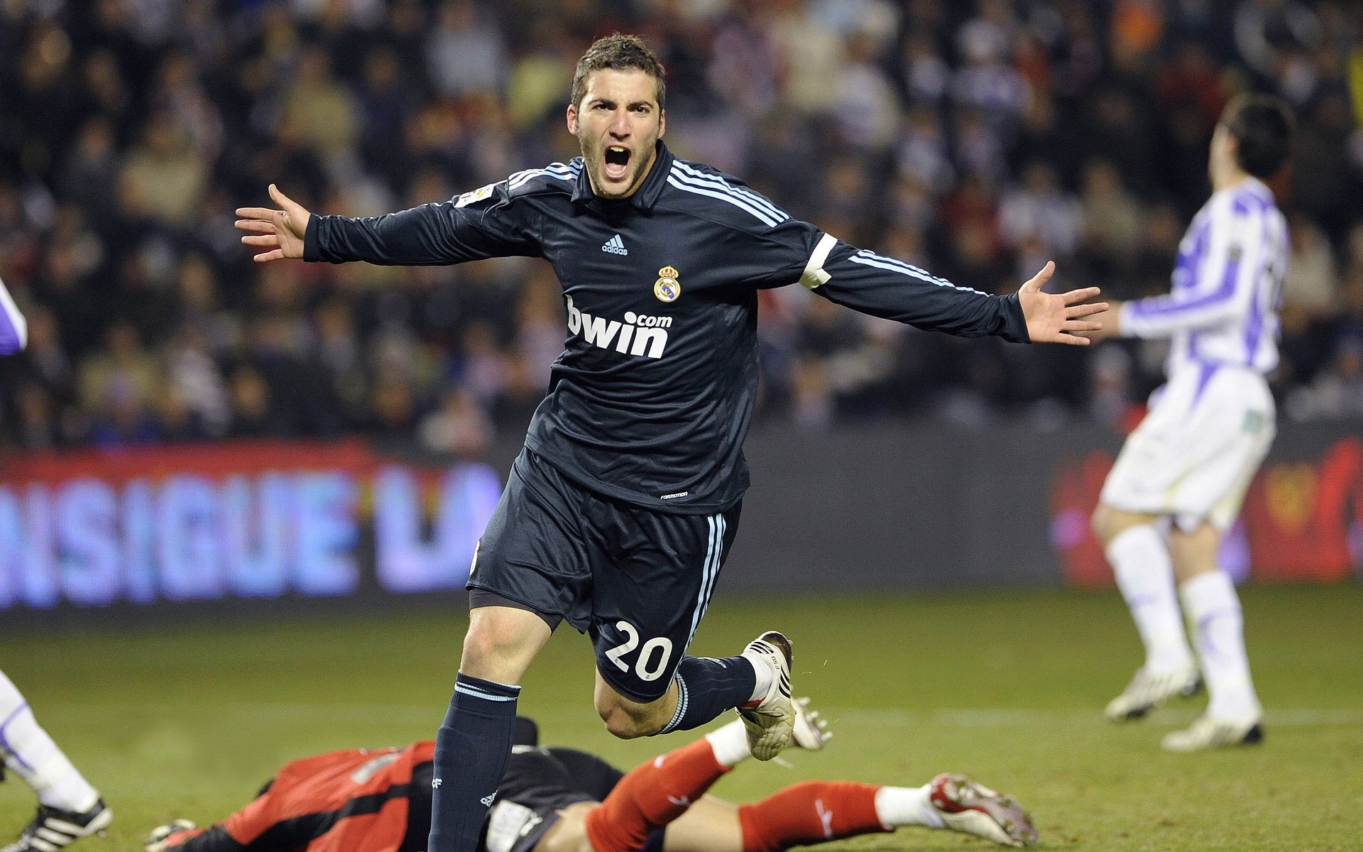 即时战术分析与回放,让比赛更精彩更公平,即时战术战斗